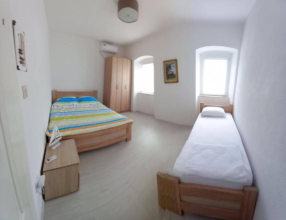 Apartments Dabovic Cattaro Esterno foto